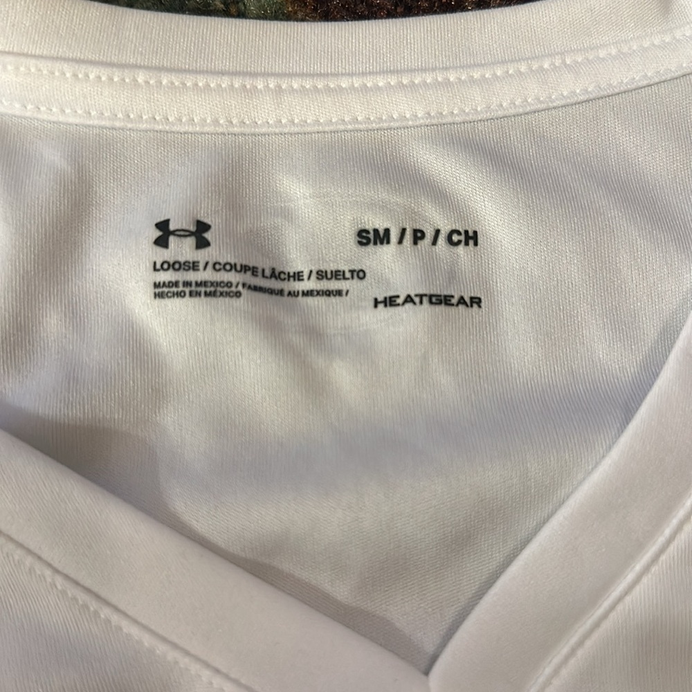 white under armour tee shirt - Picture 3 of 3